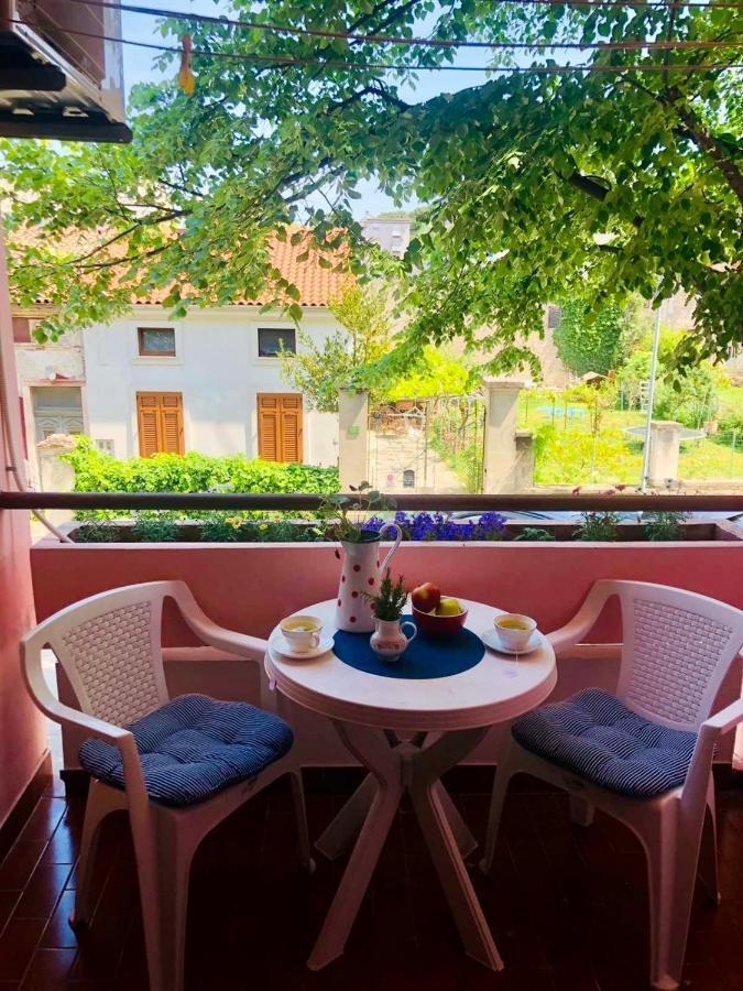 Beautiful Apartment With Balcony بولا المظهر الخارجي الصورة